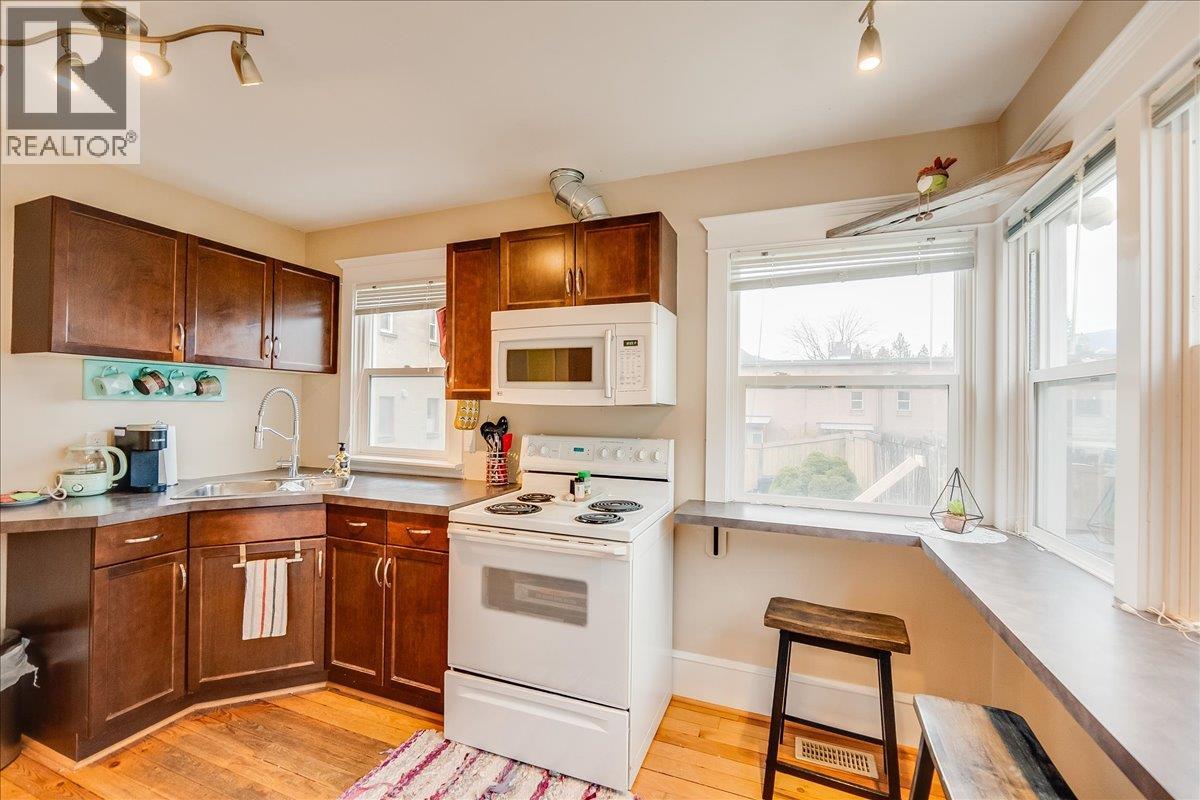 214 11th Avenue, Castlegar