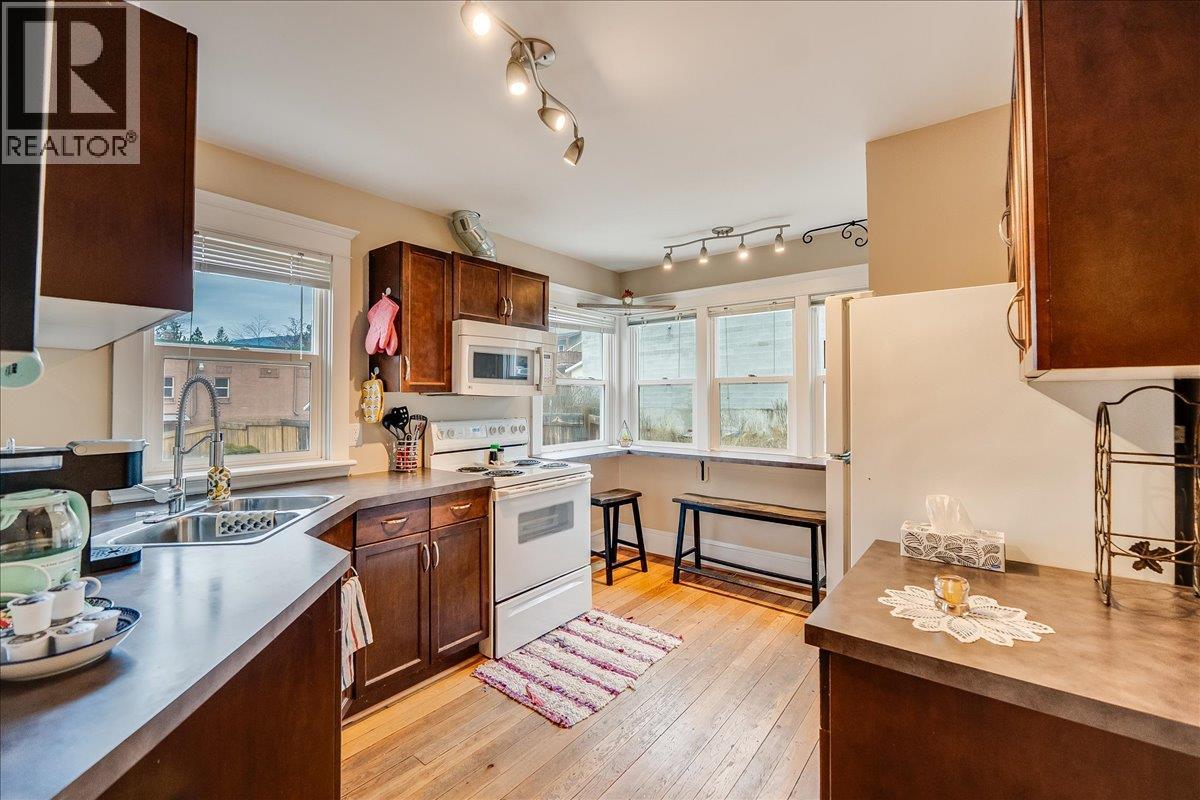 214 11th Avenue, Castlegar