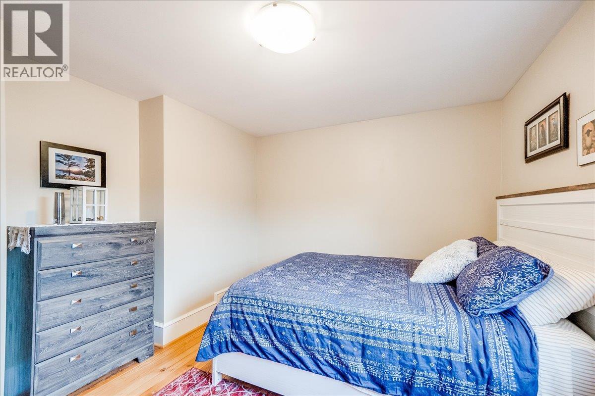 214 11th Avenue, Castlegar