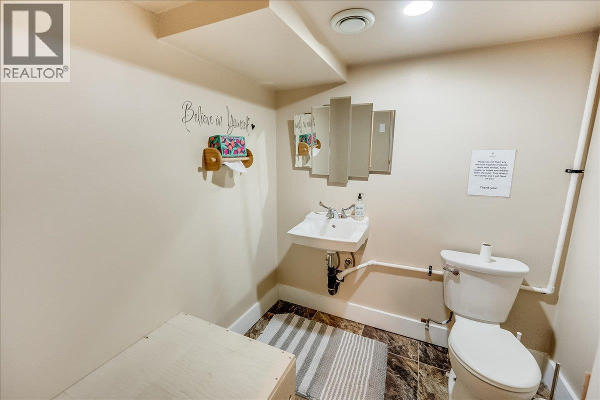 214 11th Avenue, Castlegar