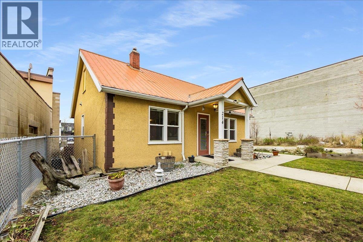 214 11th Avenue, Castlegar