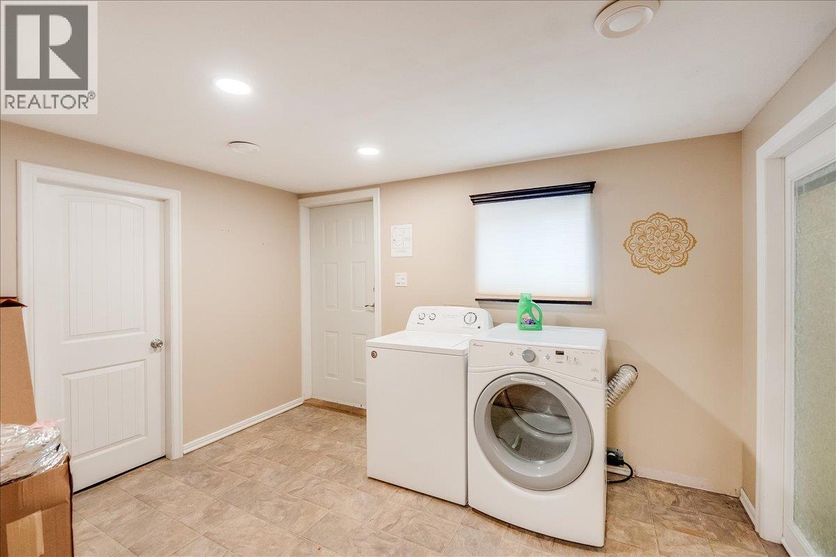 214 11th Avenue, Castlegar