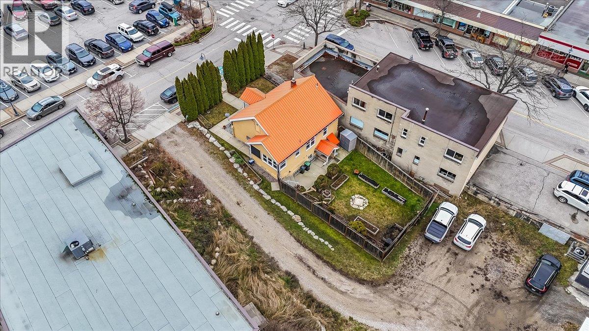 214 11th Avenue, Castlegar