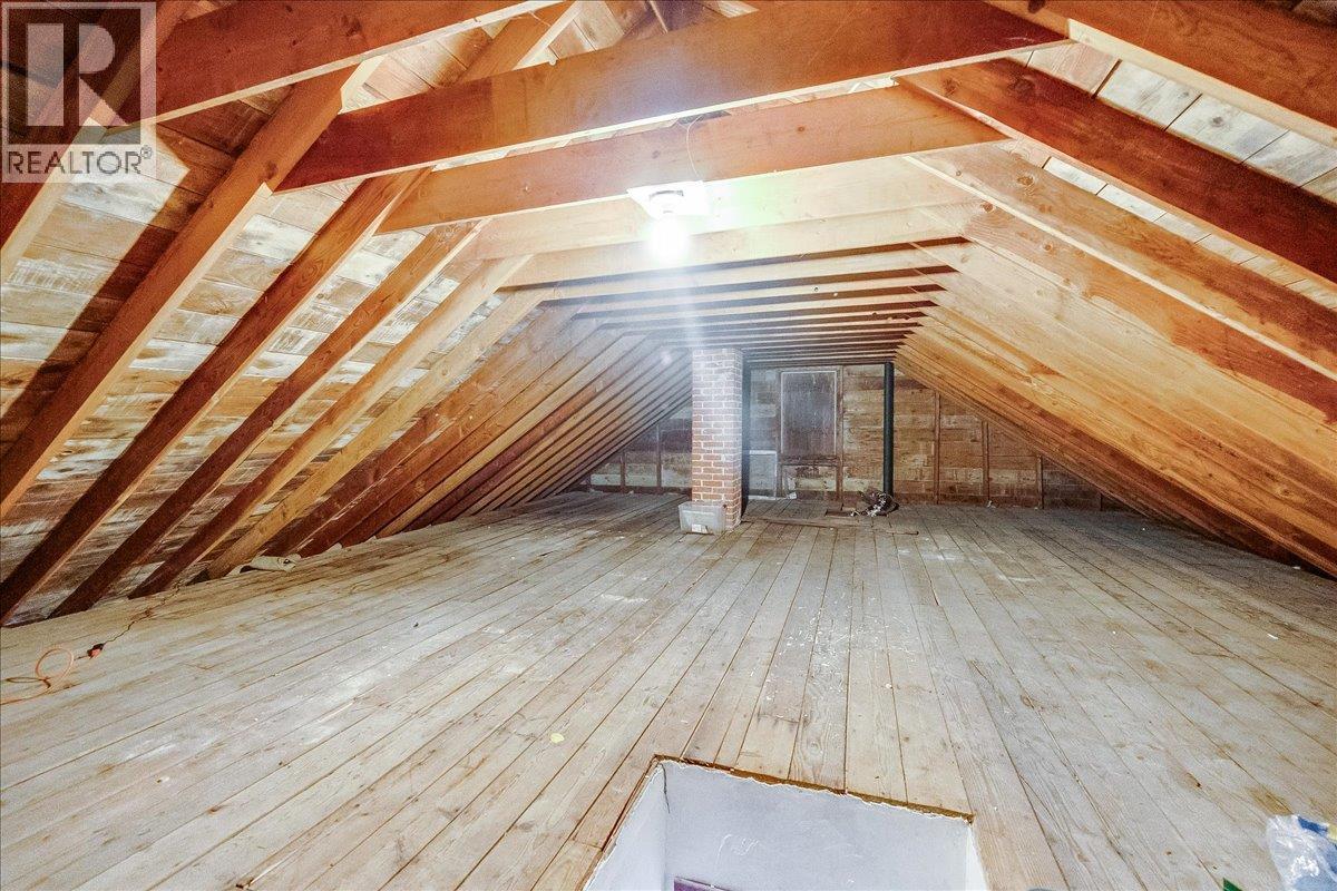 214 11th Avenue, Castlegar