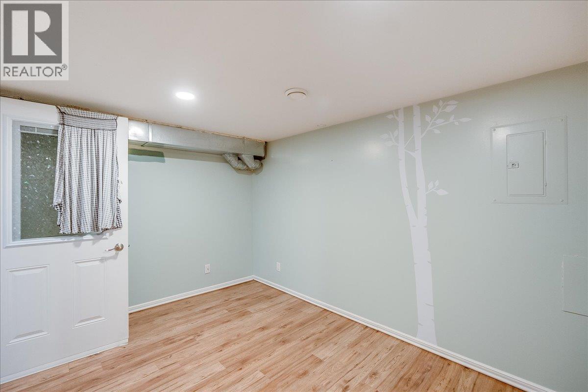 214 11th Avenue, Castlegar