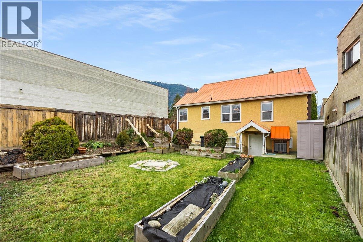 214 11th Avenue, Castlegar