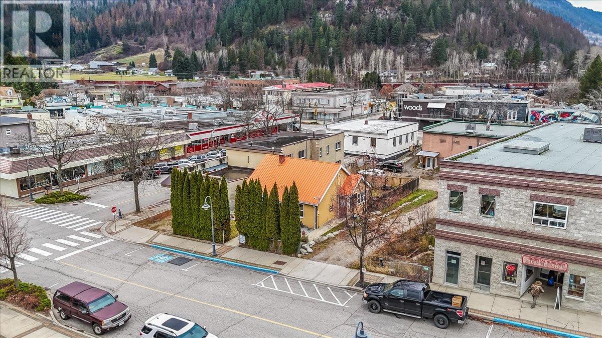 214 11th Avenue, Castlegar