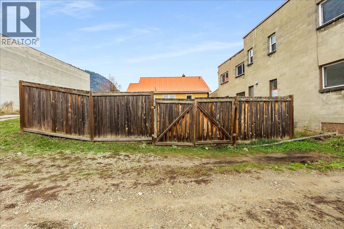 214 11th Avenue, Castlegar