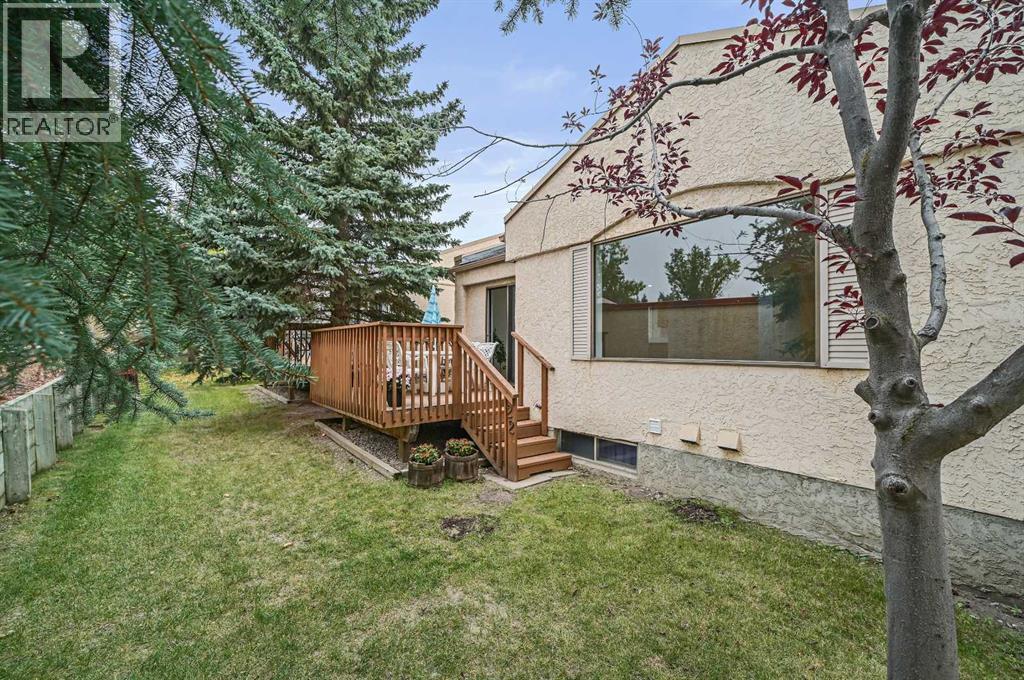 Single Family House Bungalow for Sale in  Sandarac Circle NW Sandstone Valley Calgary 