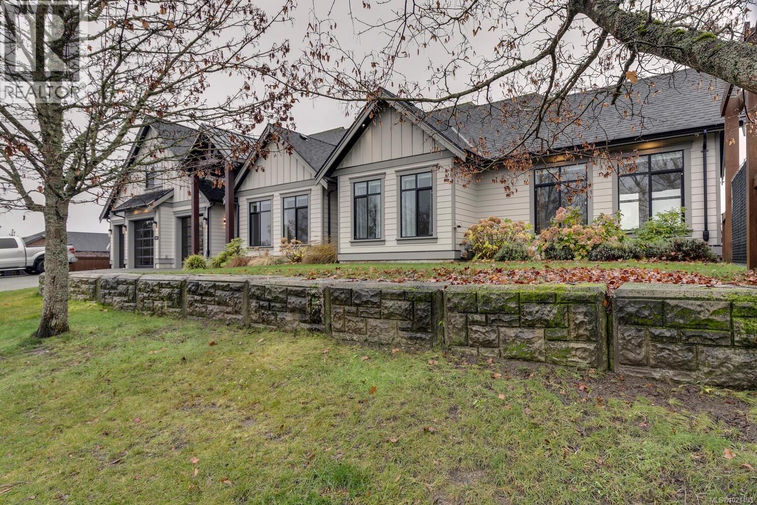 776 Hirst Ave, Parksville