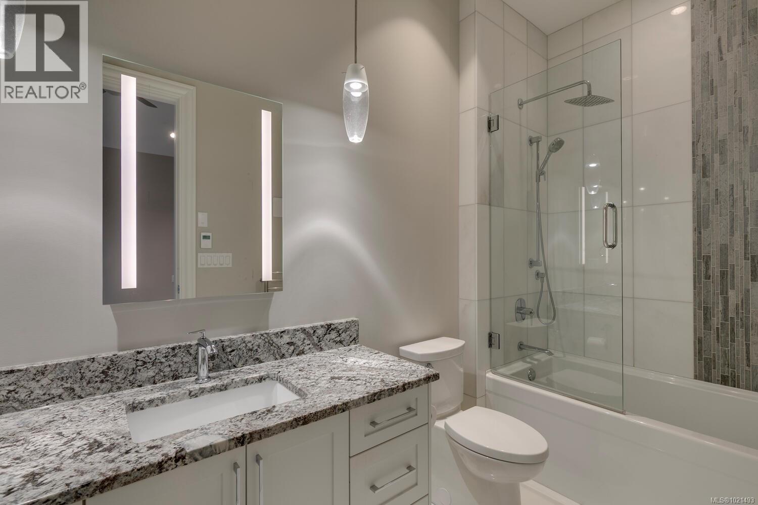 776 Hirst Ave, Parksville