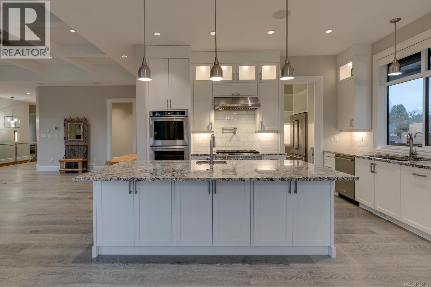 776 Hirst Ave, Parksville