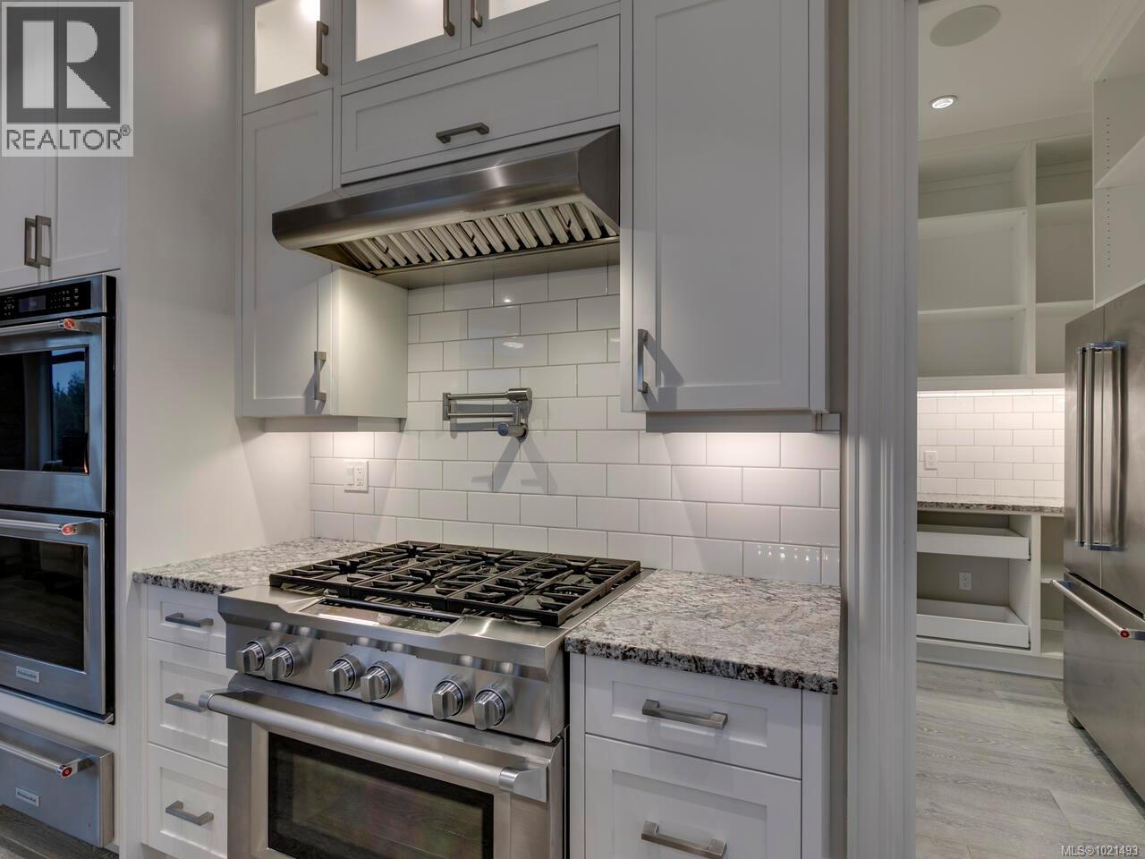 776 Hirst Ave - 2