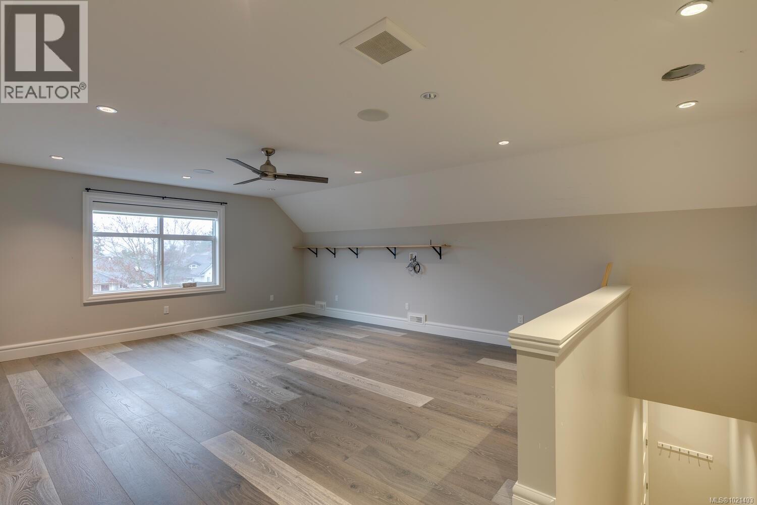 776 Hirst Ave, Parksville