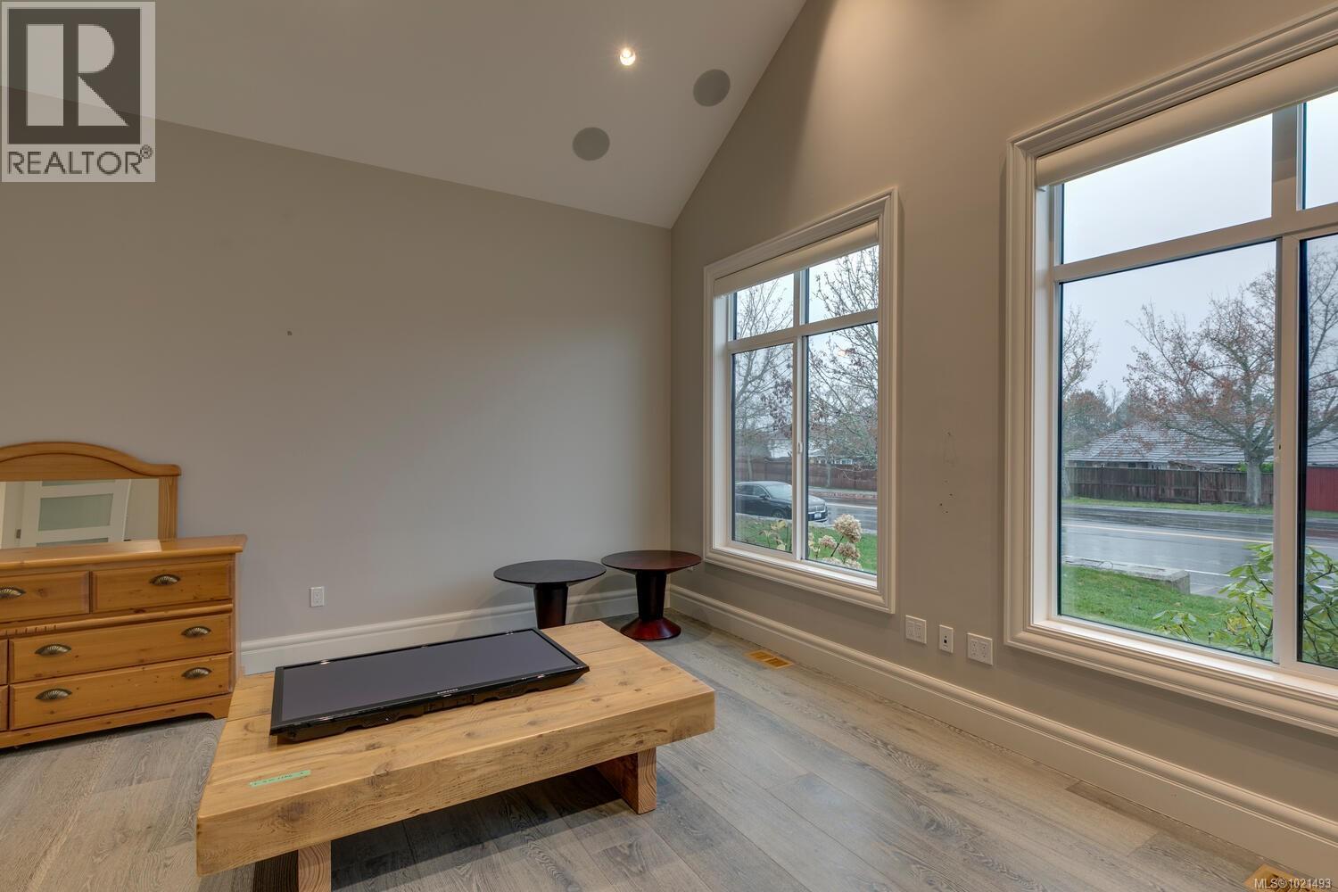 776 Hirst Ave, Parksville