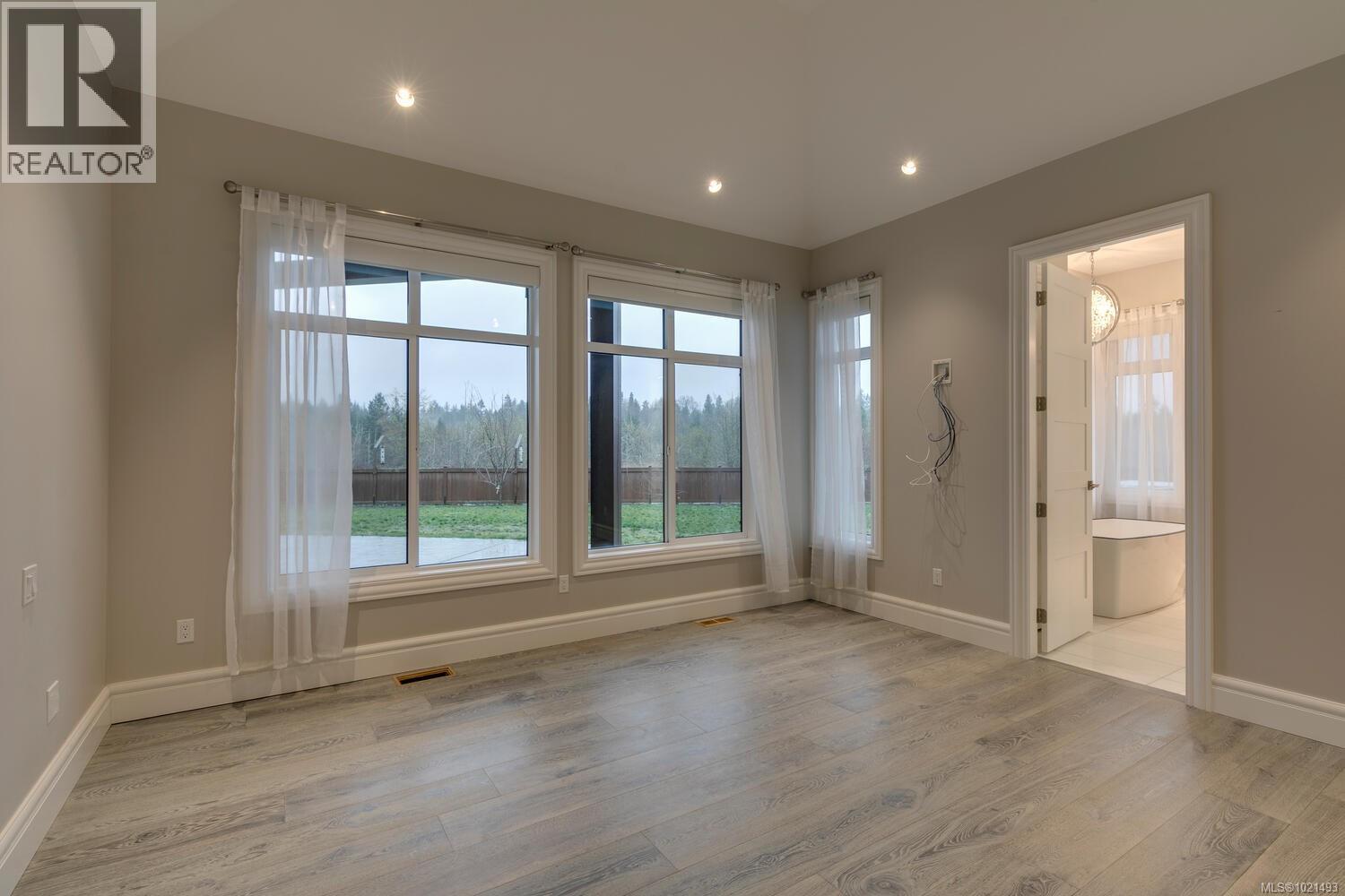 776 Hirst Ave, Parksville