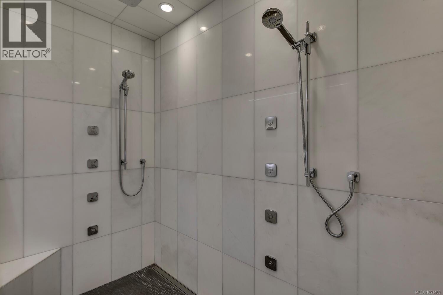 776 Hirst Ave, Parksville