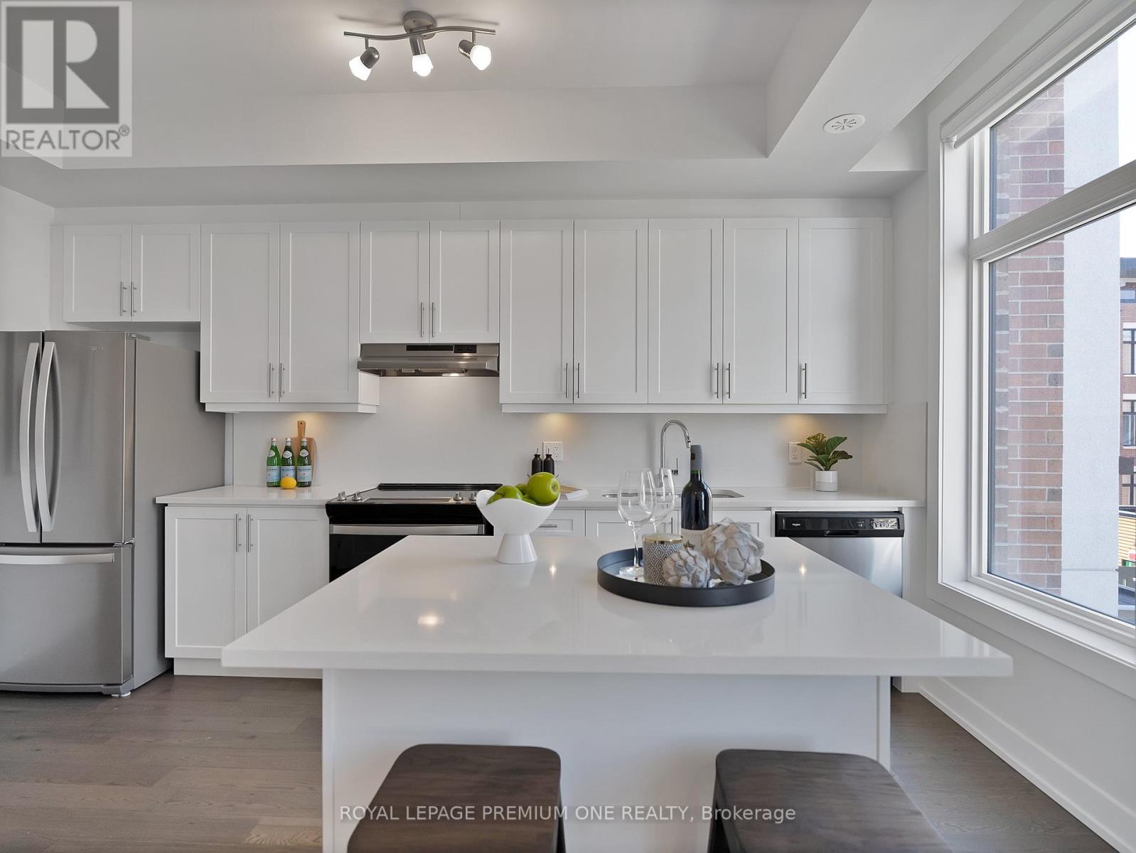 225 - 9560 ISLINGTON AVENUE - Photo 3 of 13, Vaughan (Sonoma Heights), Ontario