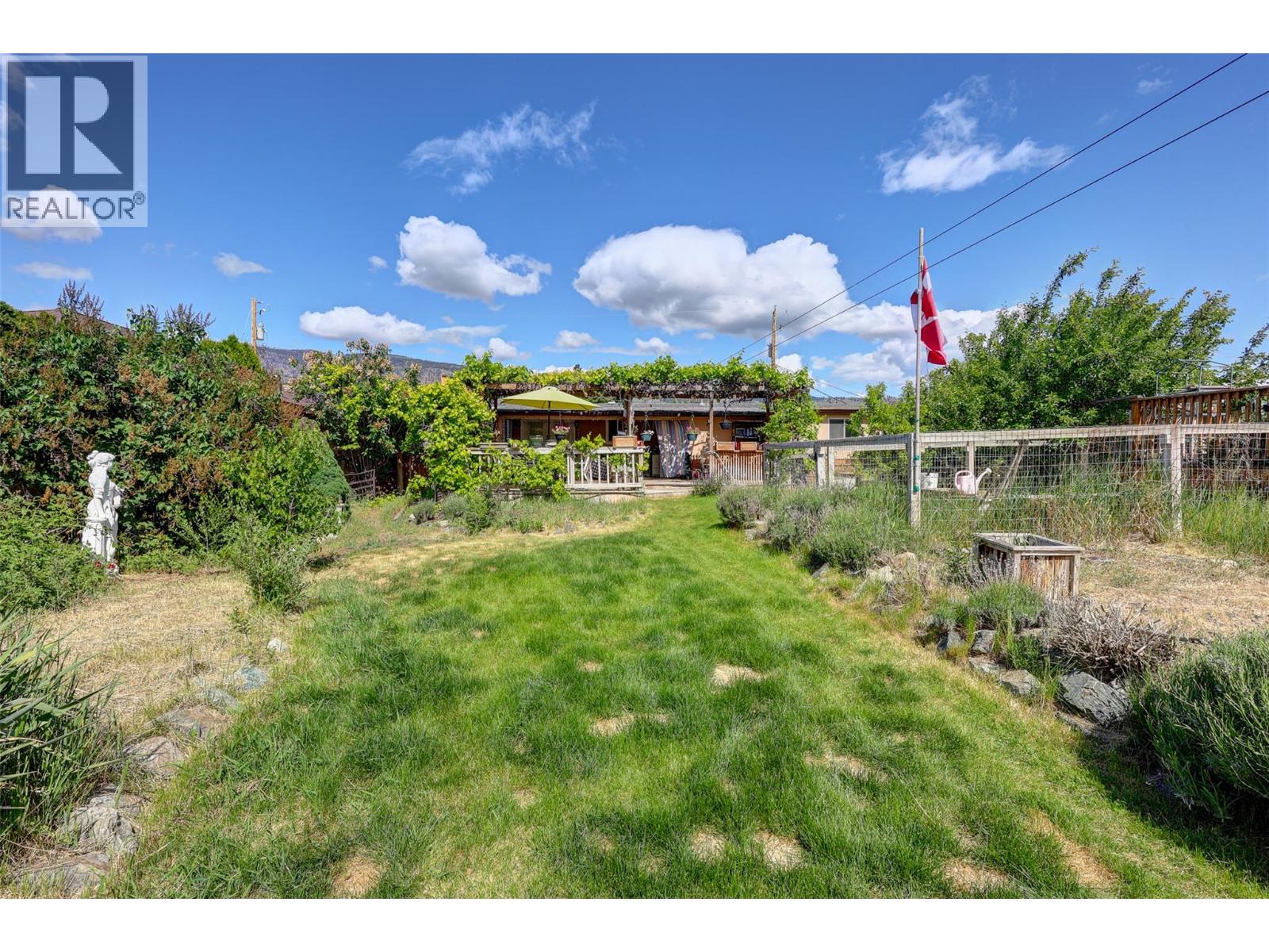 8 Rose Place, Osoyoos