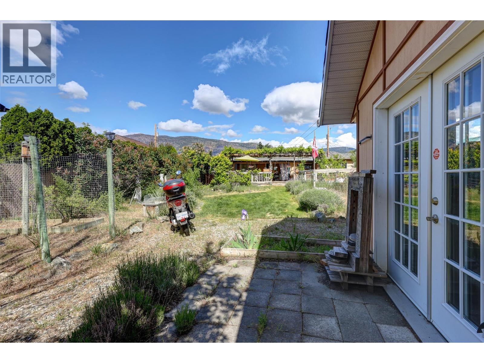 8 Rose Place, Osoyoos