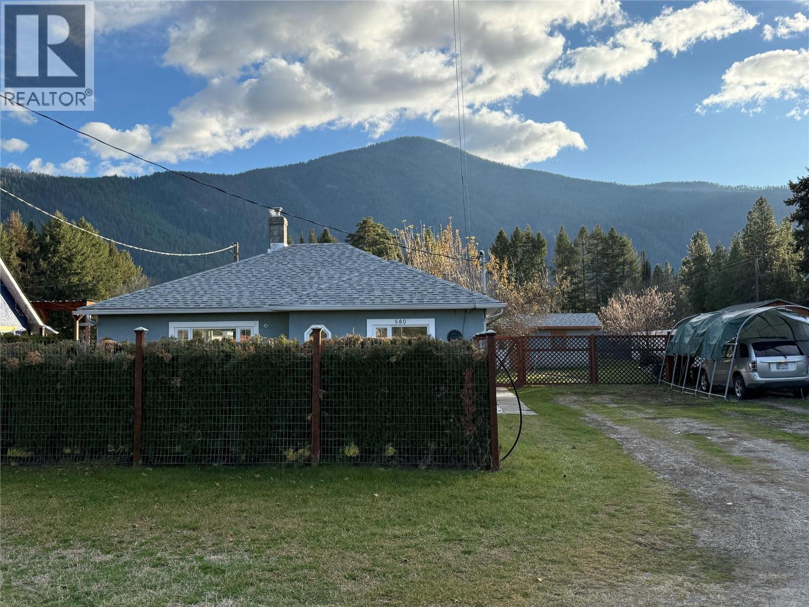 580 Cameron Avenue, Grand Forks