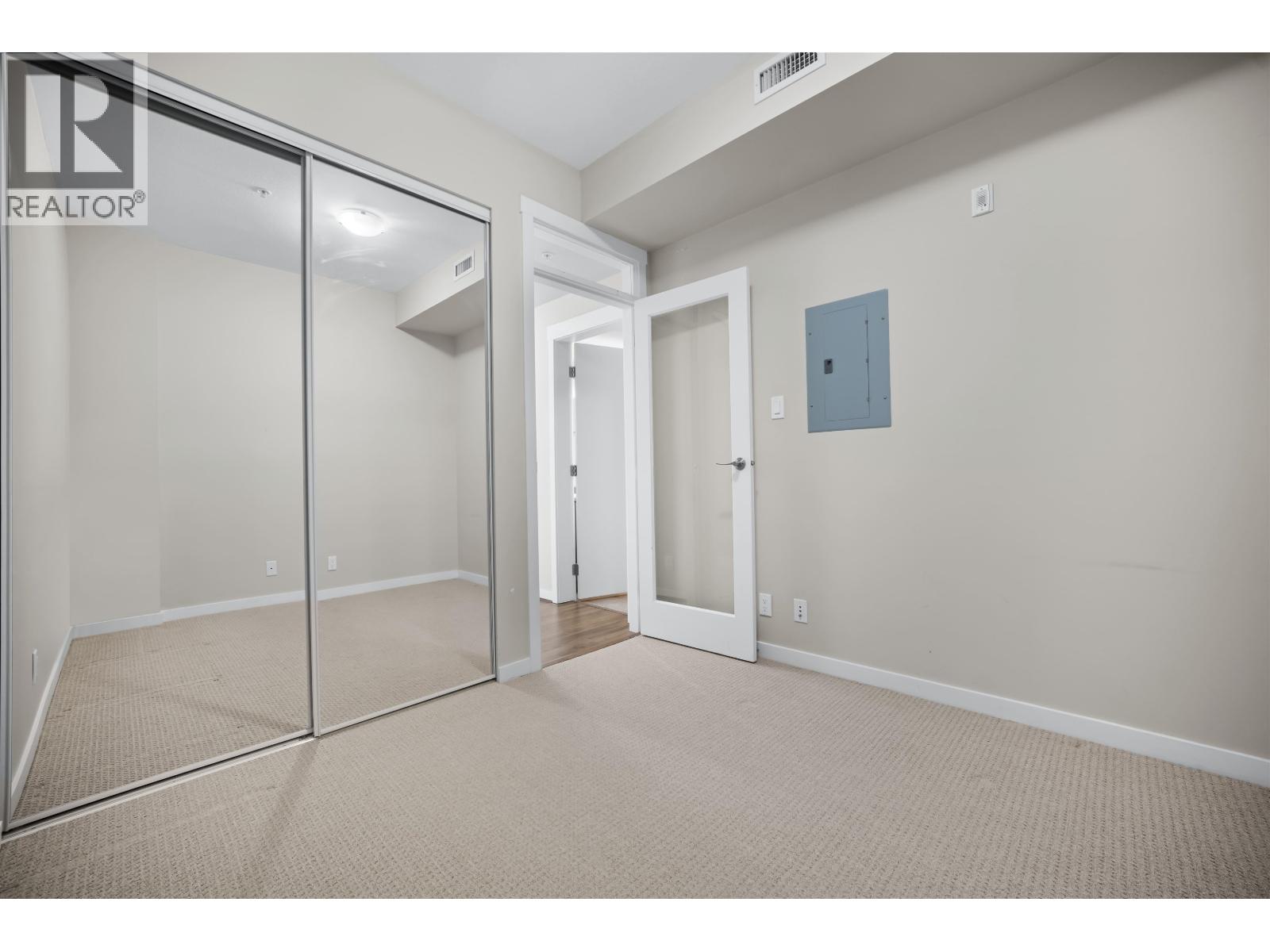 #672-4099 STOLBERG Street, Richmond