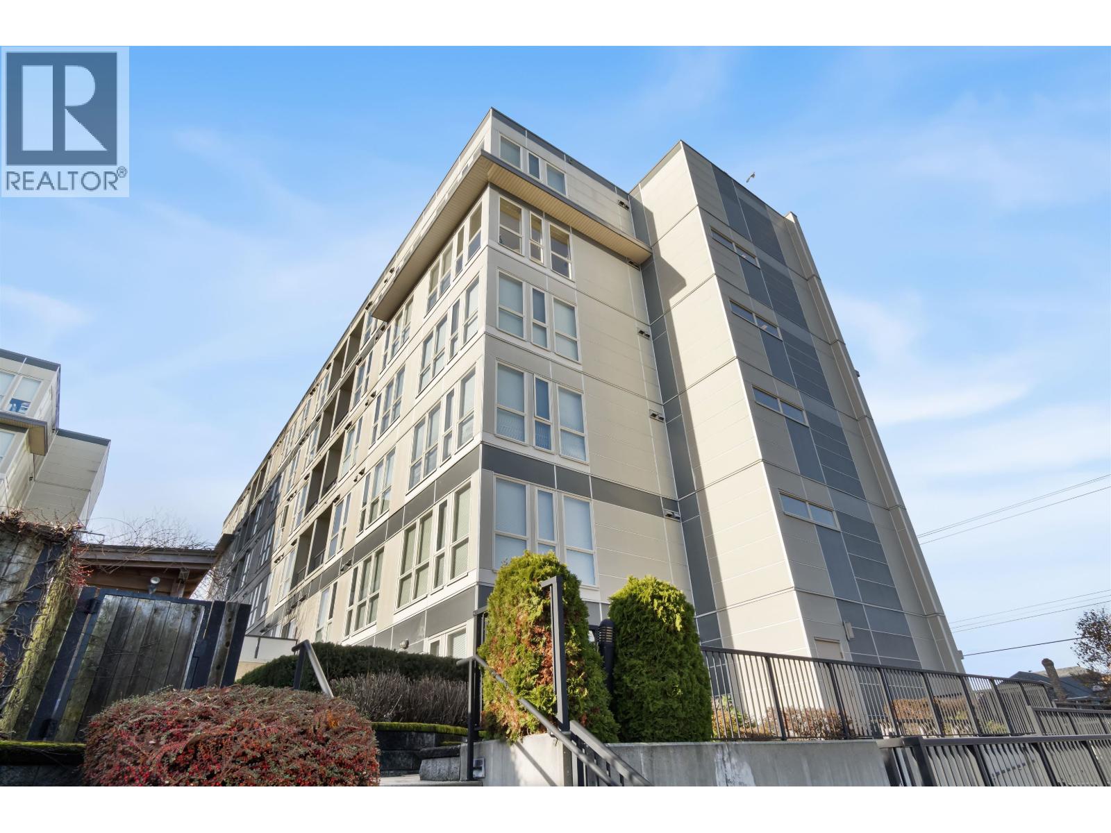 #672-4099 STOLBERG Street, Richmond