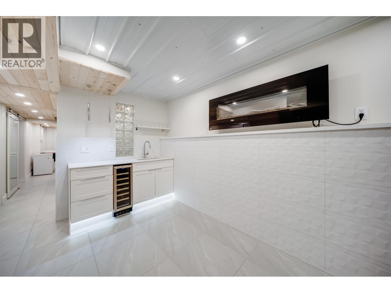 867 FREDERICK ROAD, North Vancouver