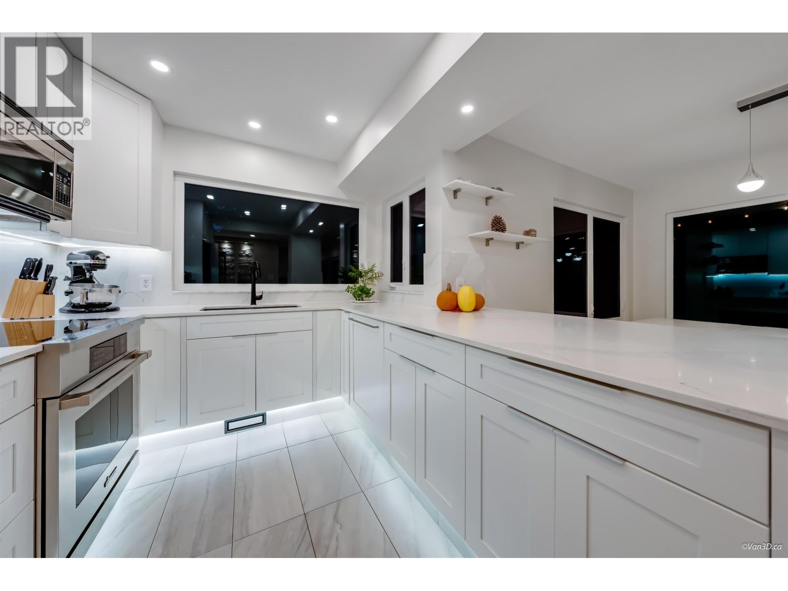 867 FREDERICK ROAD, North Vancouver