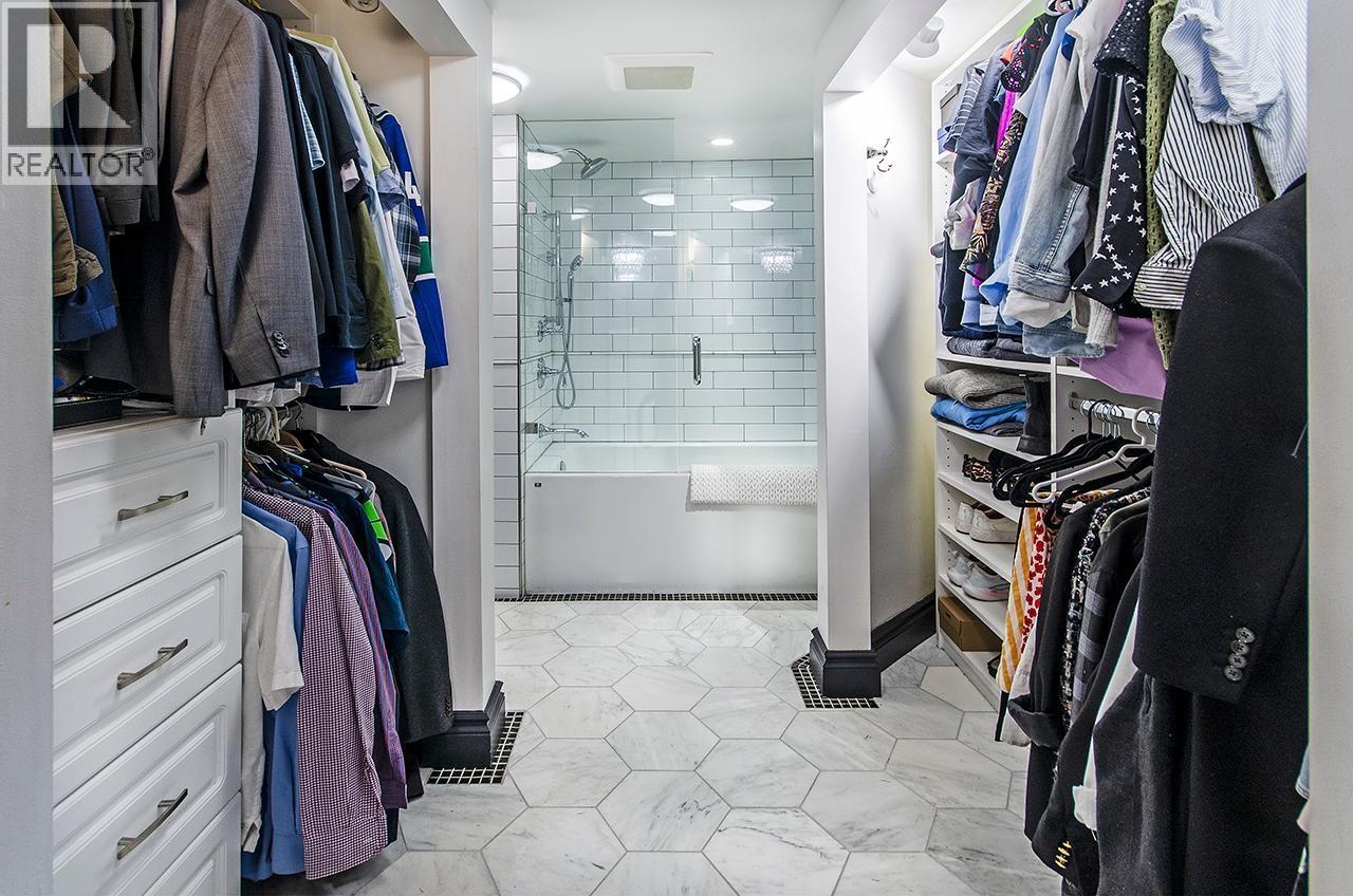 3091 ROYAL AVENUE, North Vancouver