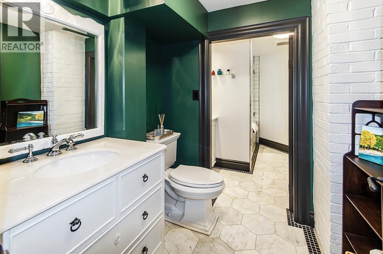 3091 ROYAL AVENUE, North Vancouver