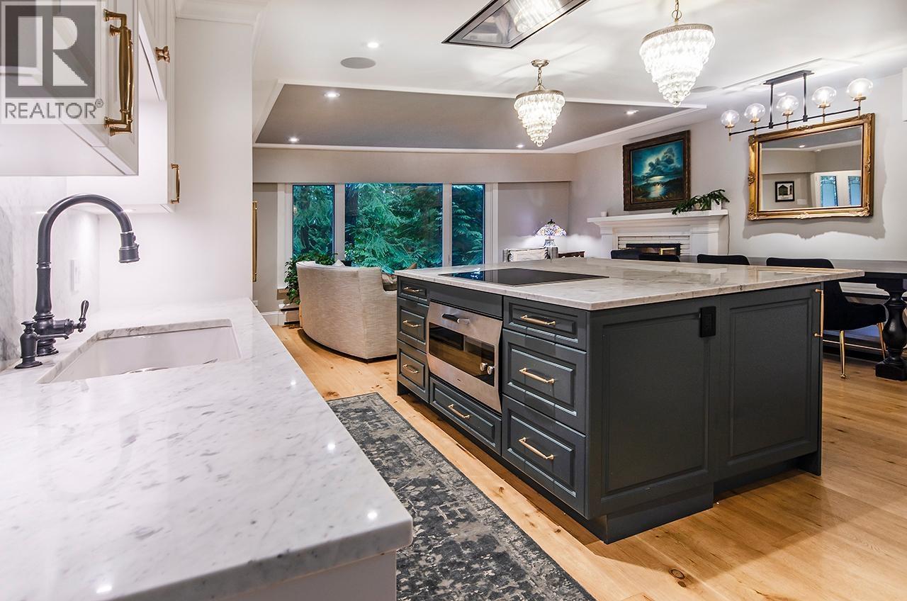 3091 ROYAL AVENUE, North Vancouver