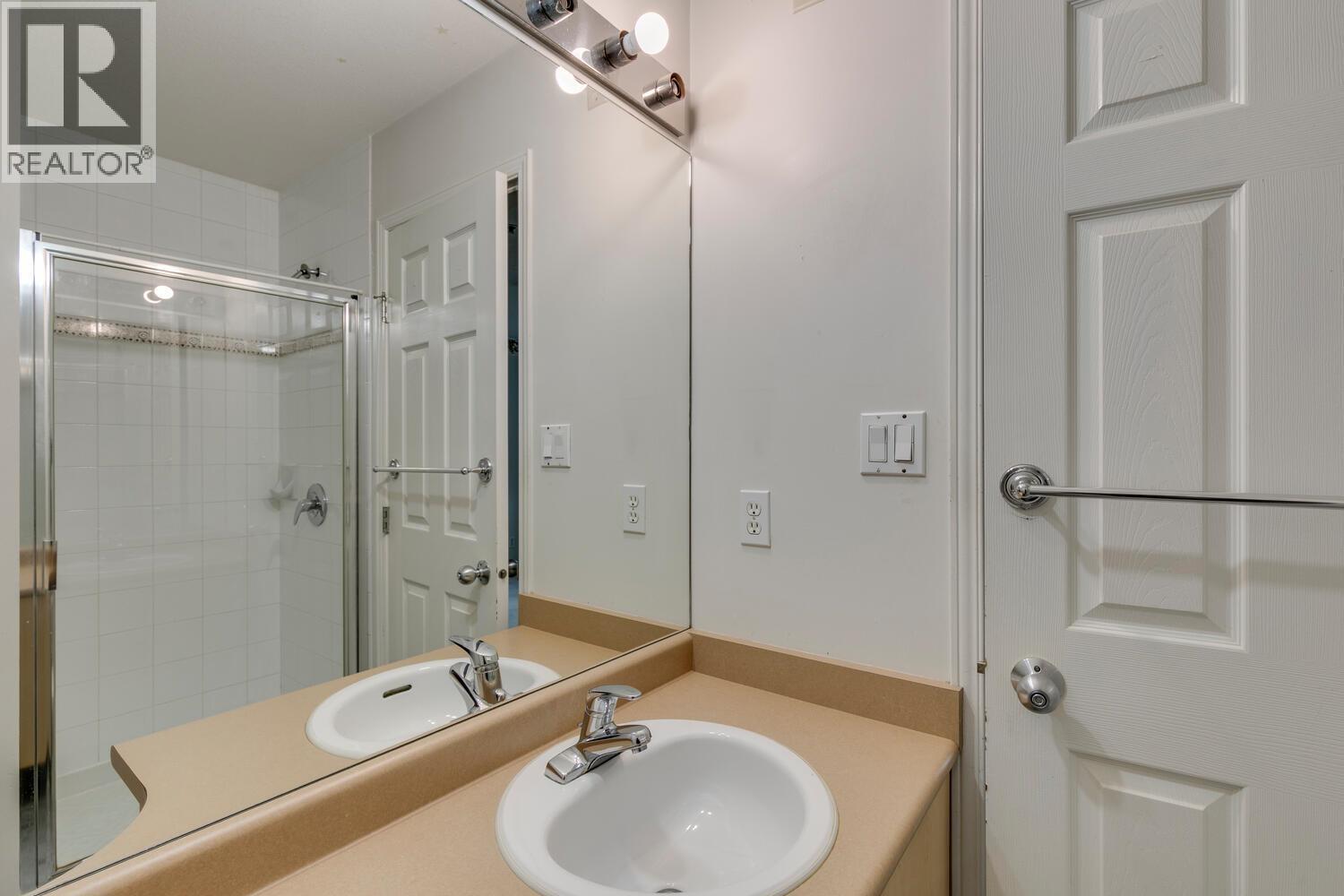 50 123 SEVENTH STREET, New Westminster