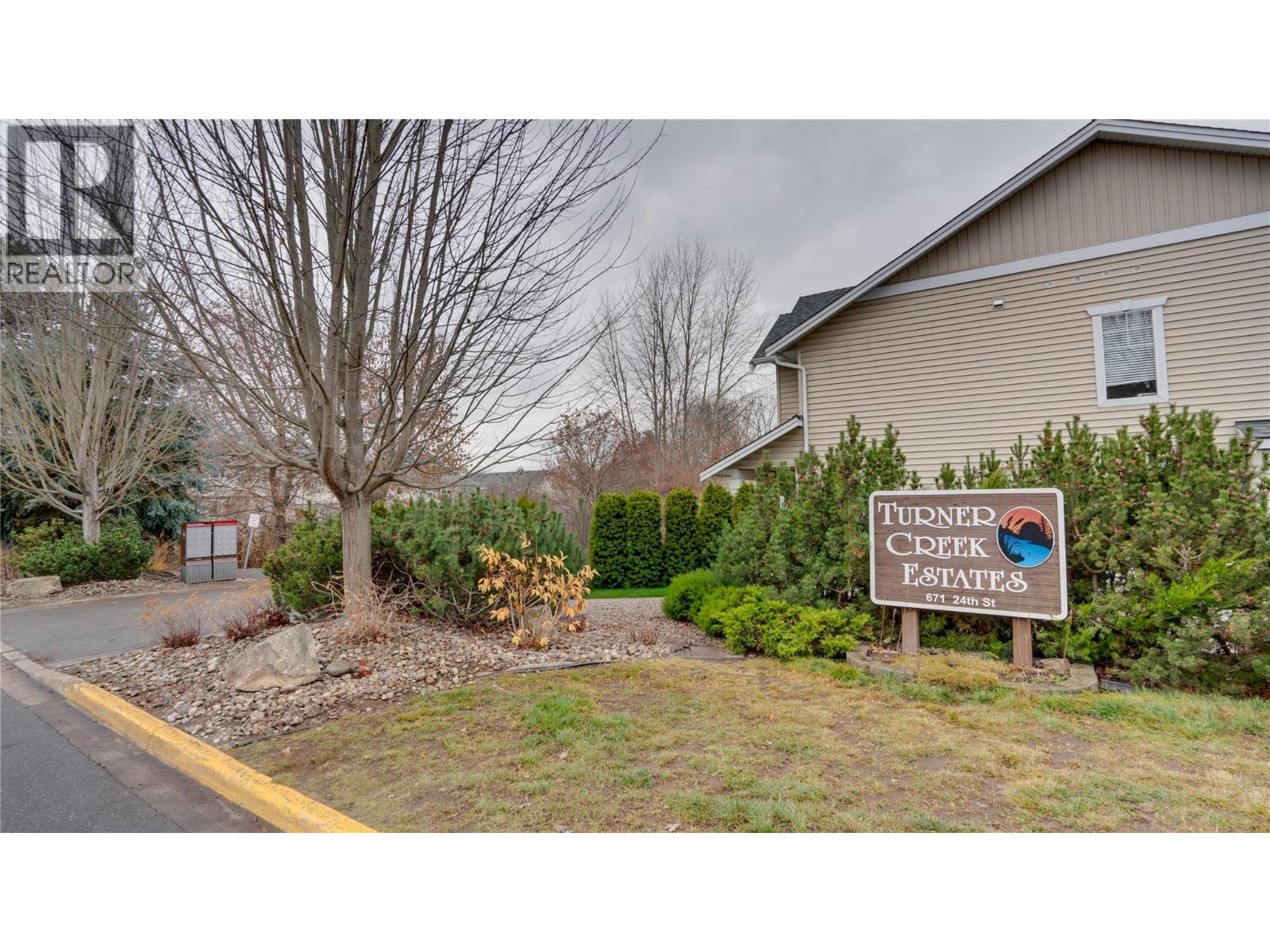 3 671 24 Street Northeast, Salmon Arm