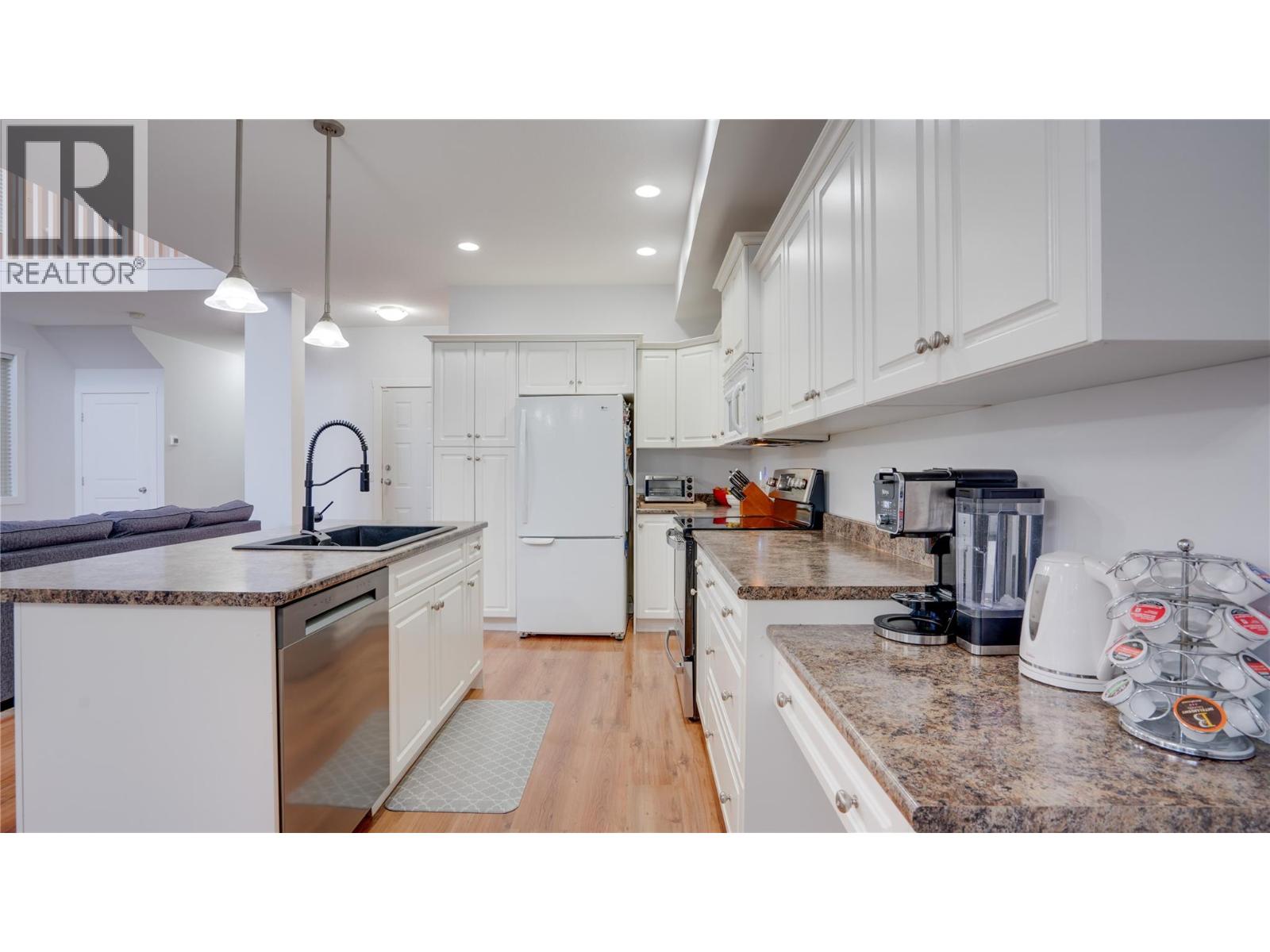 3 671 24 Street Northeast, Salmon Arm