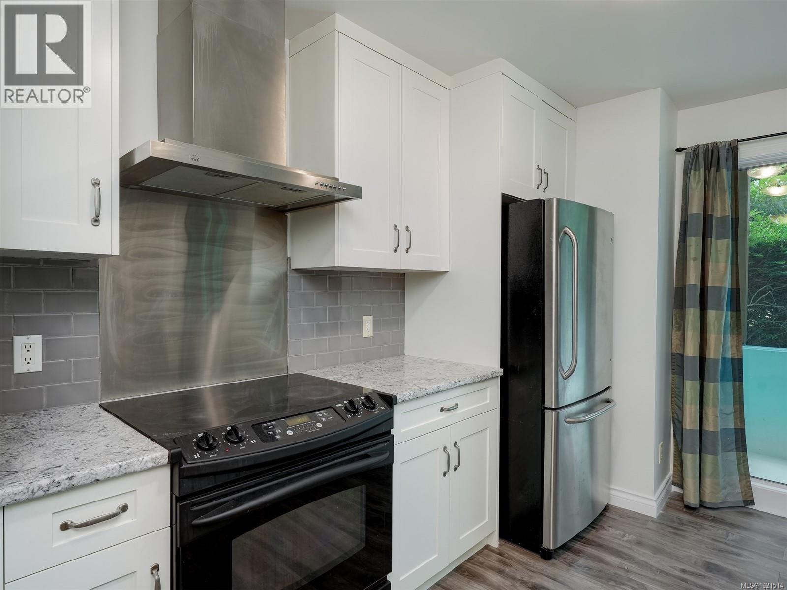 Single Family House Contemporary for Sale in   Marsett Pl Park Royal Place Saanich 