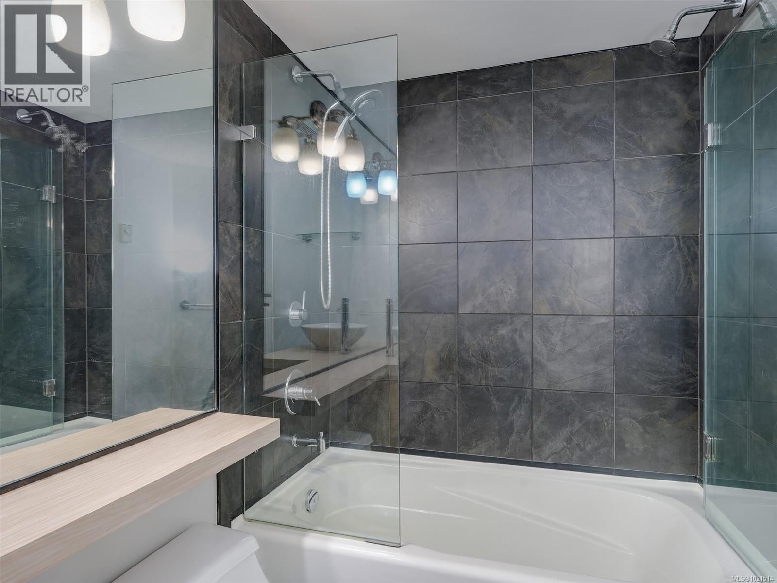 Single Family House Contemporary for Sale in   Marsett Pl Park Royal Place Saanich 