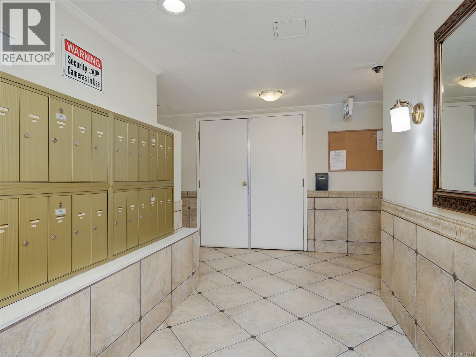 Single Family House Contemporary for Sale in   Marsett Pl Park Royal Place Saanich 