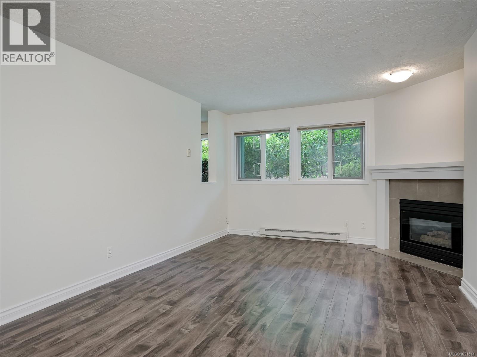 Single Family House Contemporary for Sale in   Marsett Pl Park Royal Place Saanich 