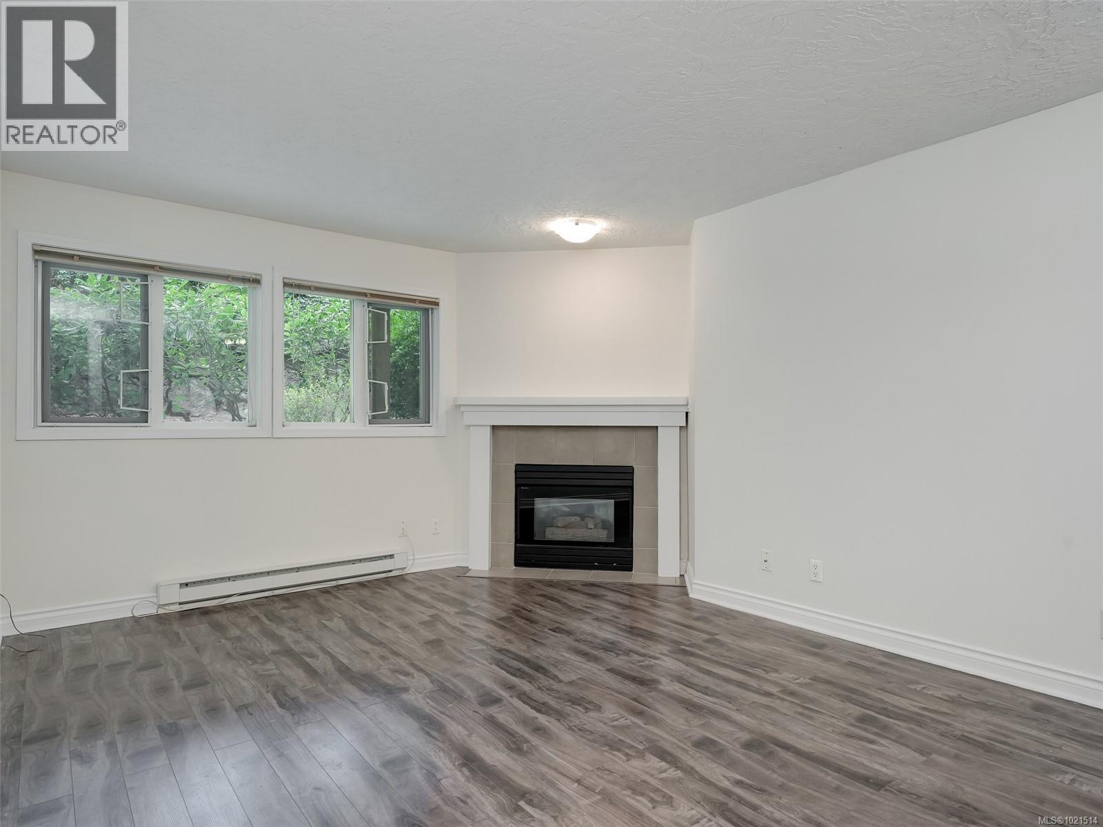 Single Family House Contemporary for Sale in   Marsett Pl Park Royal Place Saanich 