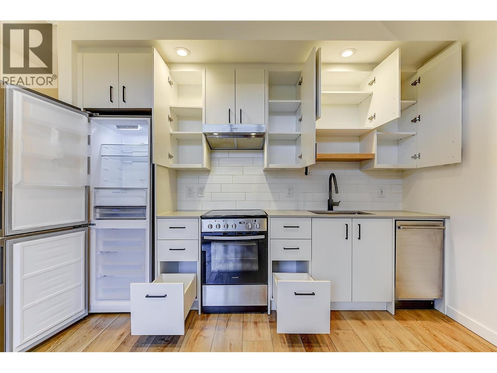 106 660 Cawston Avenue North, Kelowna