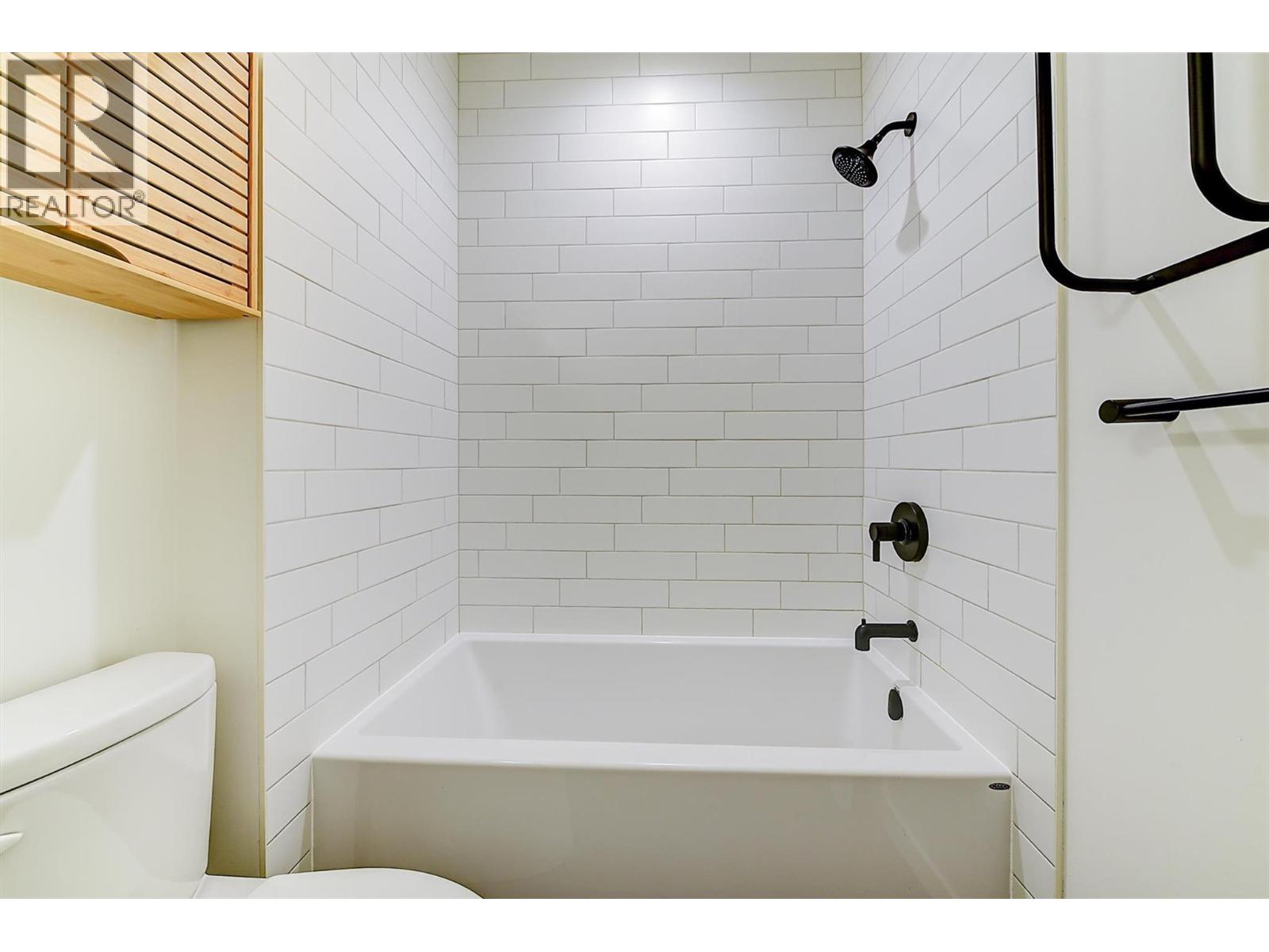 106 660 Cawston Avenue North, Kelowna