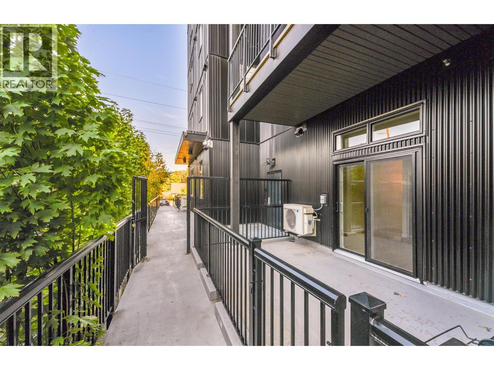 106 660 Cawston Avenue North, Kelowna