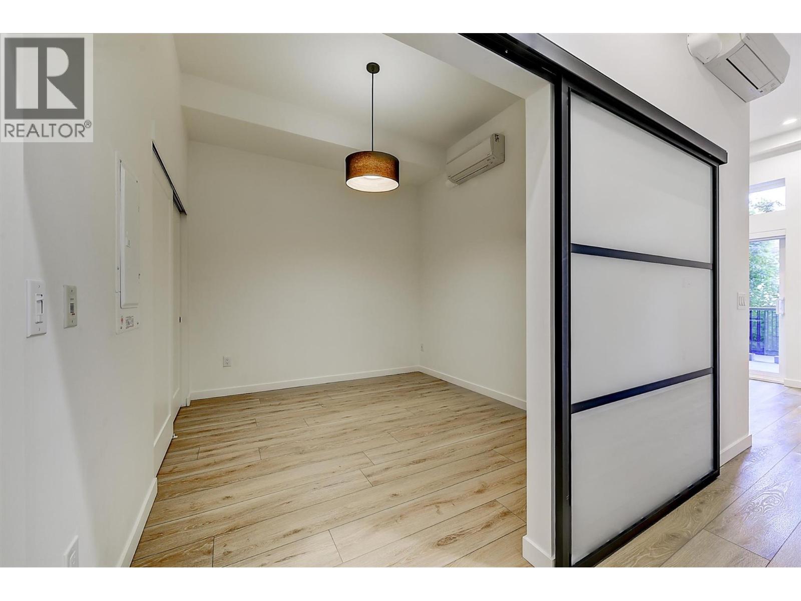 106 660 Cawston Avenue North, Kelowna