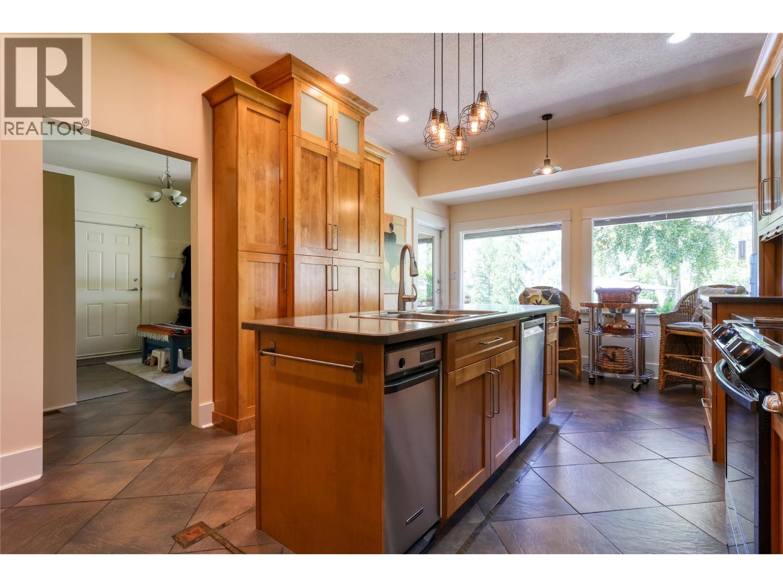 208 Ritchie Avenue, Trail