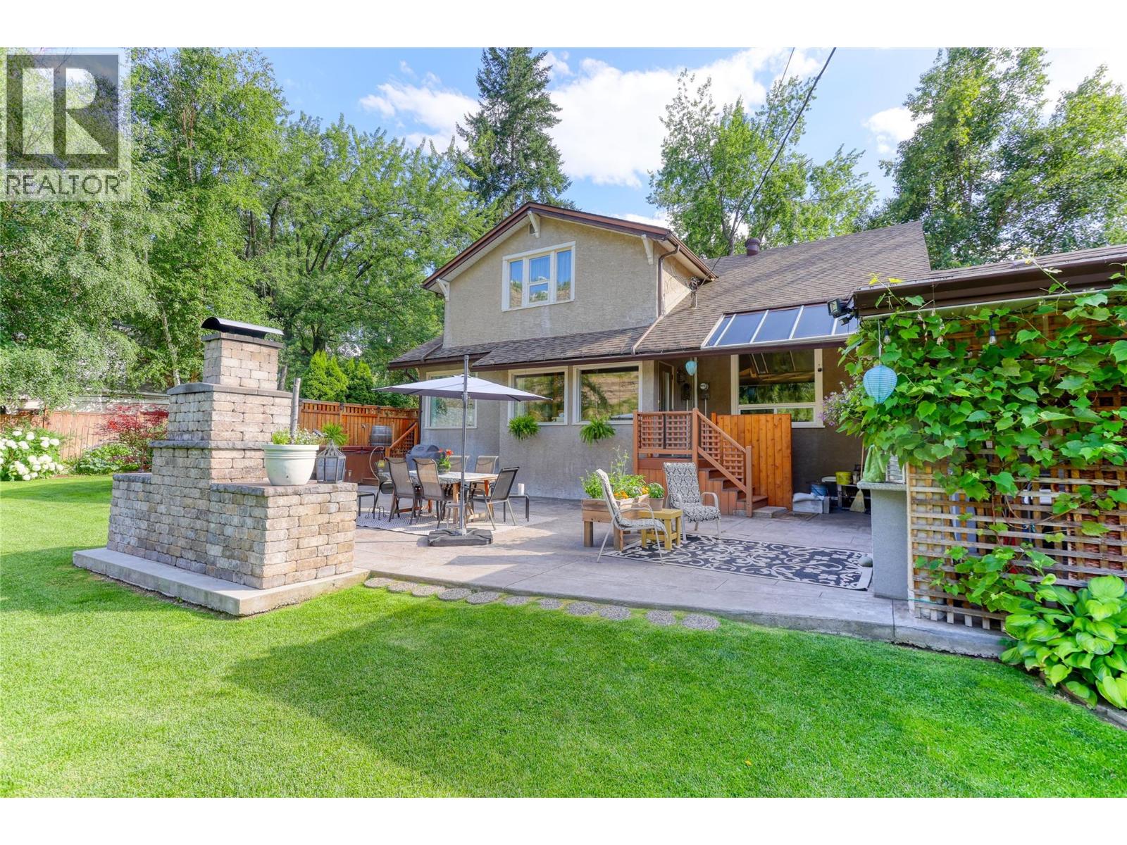 208 Ritchie Avenue, Trail