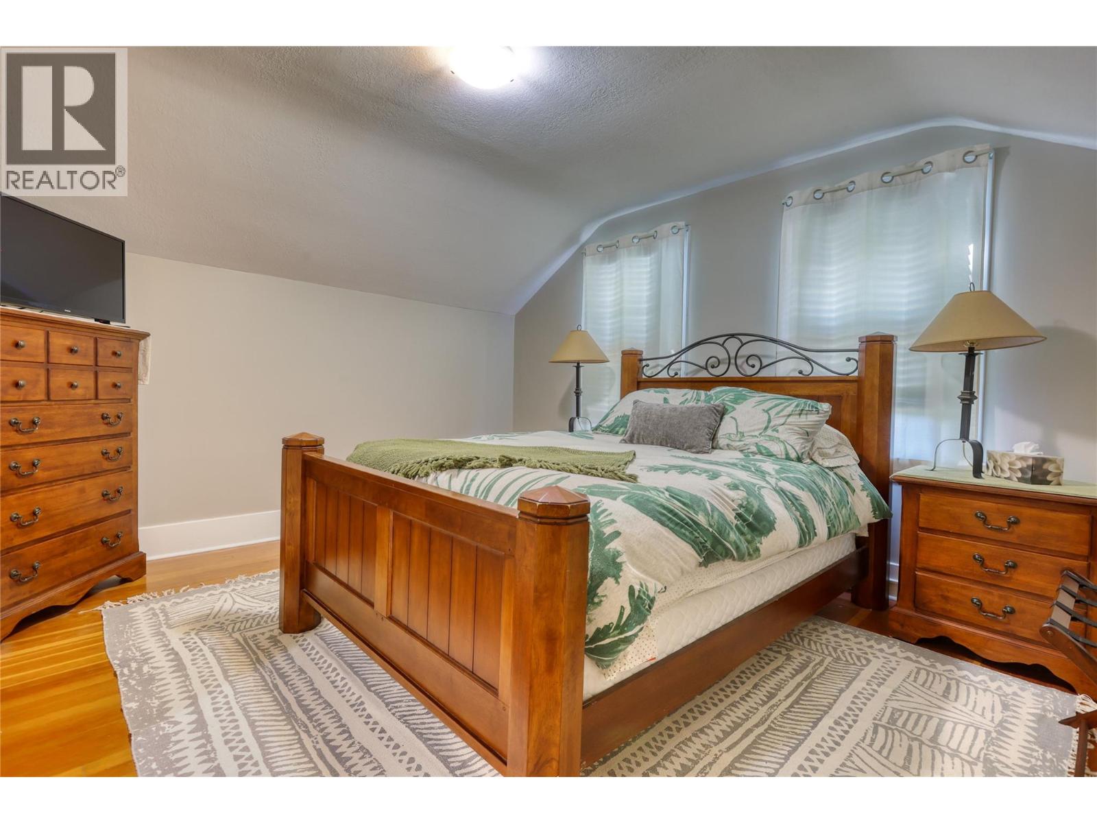 208 Ritchie Avenue, Trail