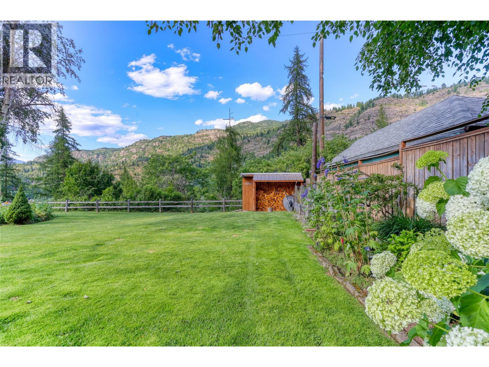 208 Ritchie Avenue, Trail