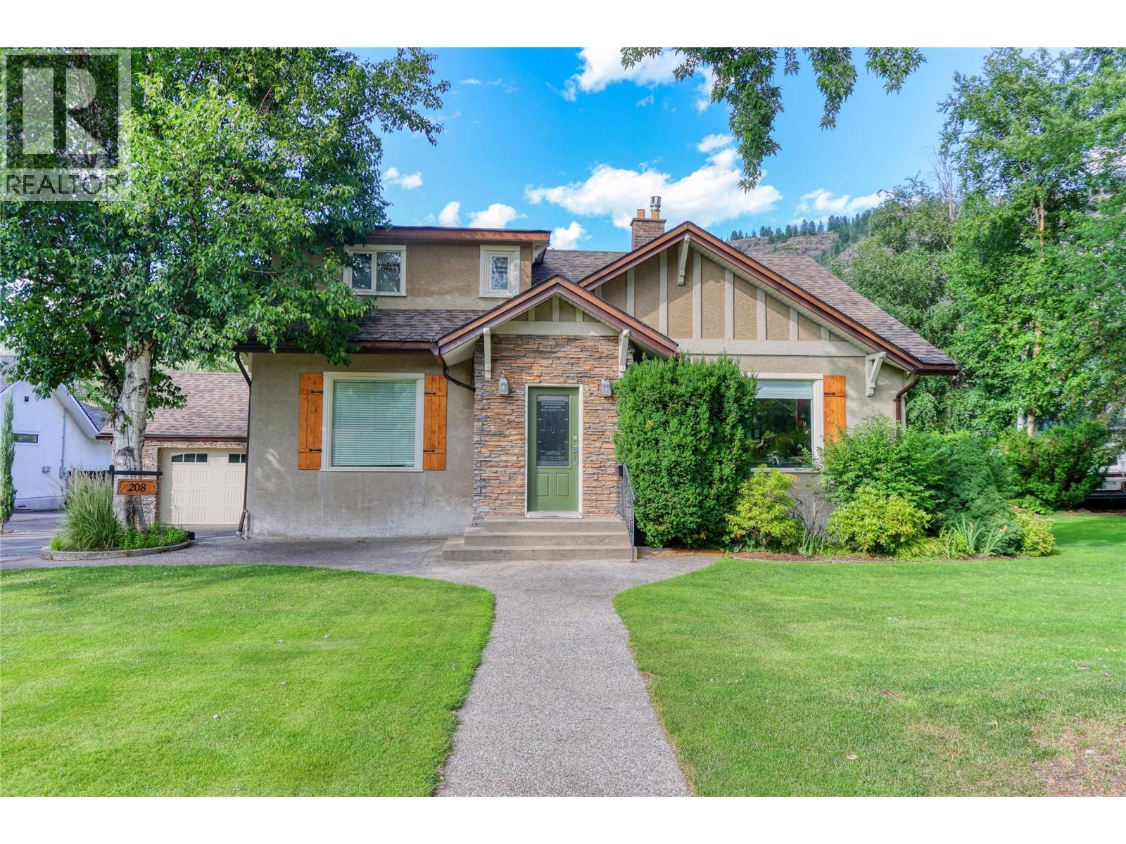 208 Ritchie Avenue, Trail