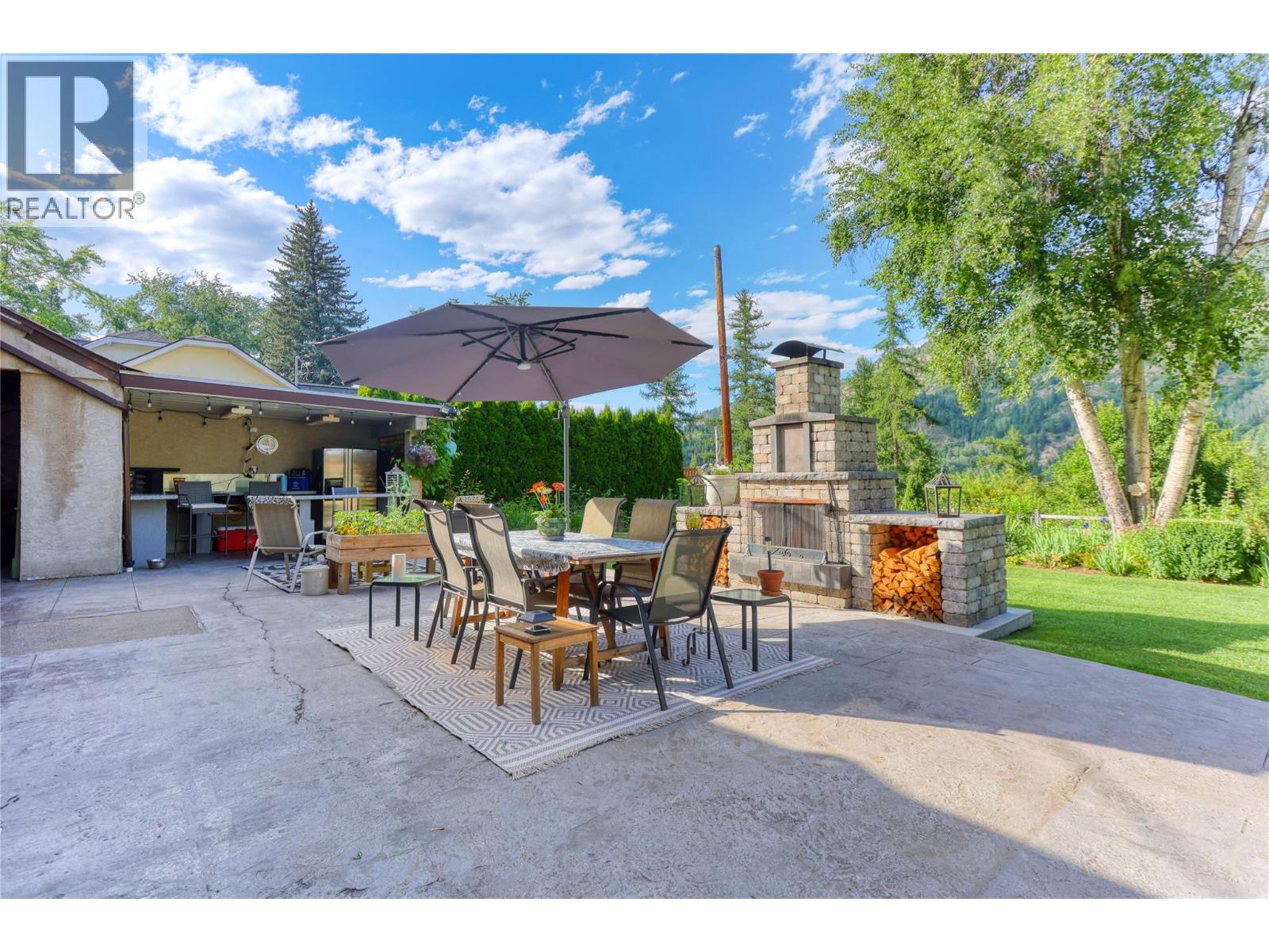 208 Ritchie Avenue, Trail